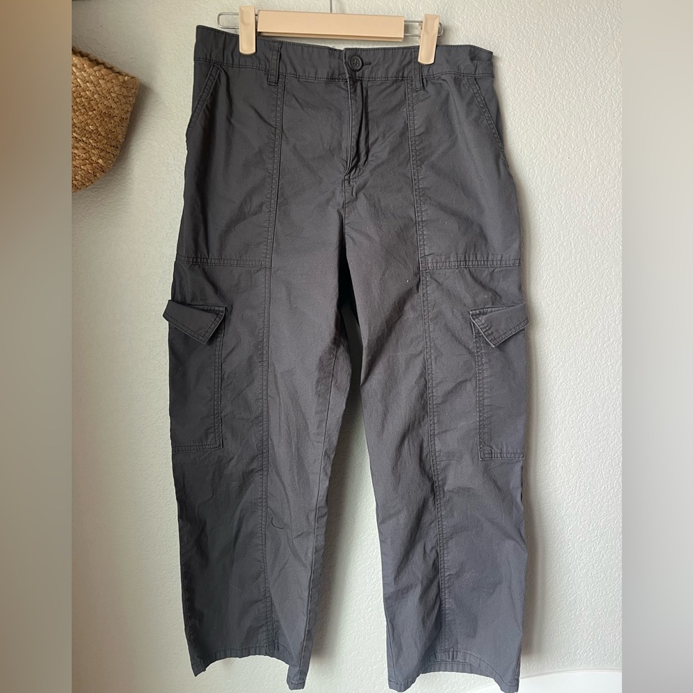 Social Standard by Sanctuary Cargo Crop/Ankle Pants Gray